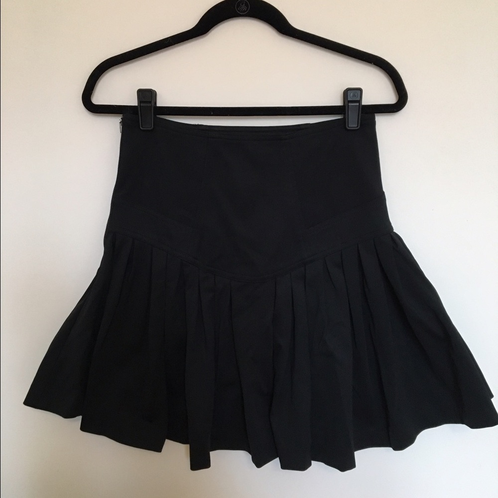 Elizabeth and James Black Skort - sz 8